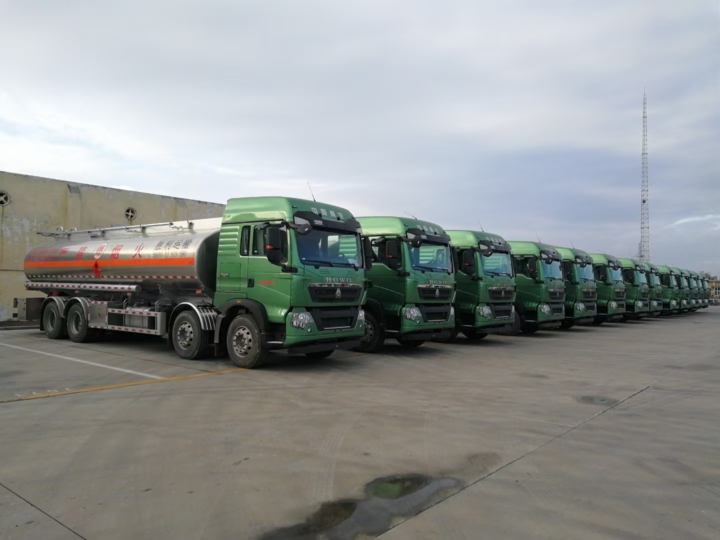 案例1-山东泰开汽车油田专用车大客户交车仪式02